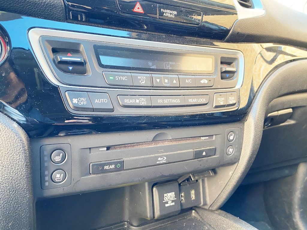 2017 Honda Pilot Elite AWD - 23000108 - 10