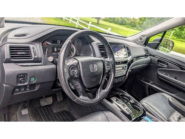 2017 Honda Pilot Elite AWD - 22895192 - 18