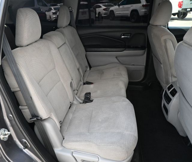2017 Honda Pilot EX - 23010979 - 16