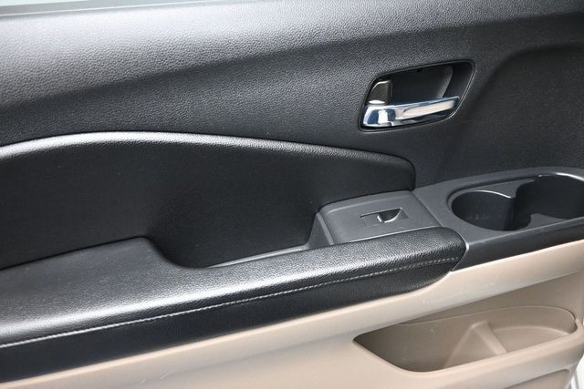 2017 Honda Pilot EX-L 2WD - 23048858 - 9
