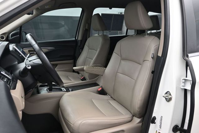 2017 Honda Pilot EX-L 2WD - 23048858 - 4