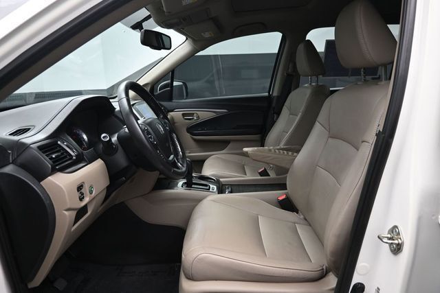 2017 Honda Pilot EX-L 2WD - 23048858 - 5
