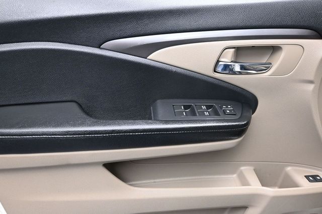 2017 Honda Pilot EX-L 2WD - 23048858 - 6