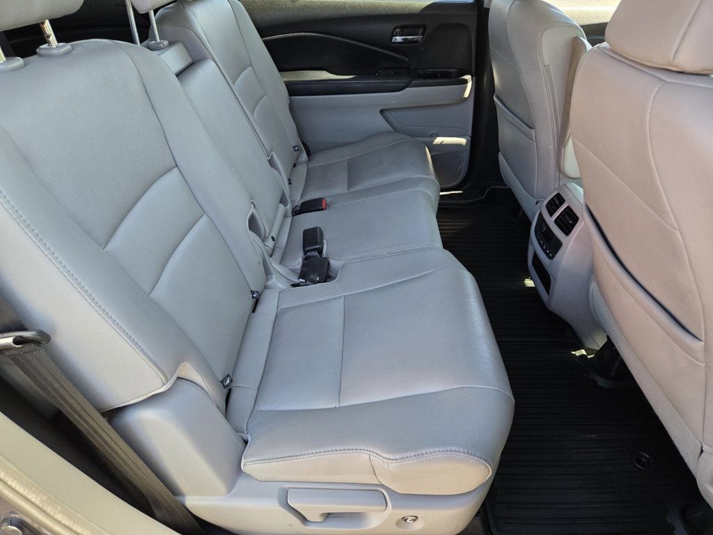 2017 Honda Pilot EX-L AWD - 22914866 - 13