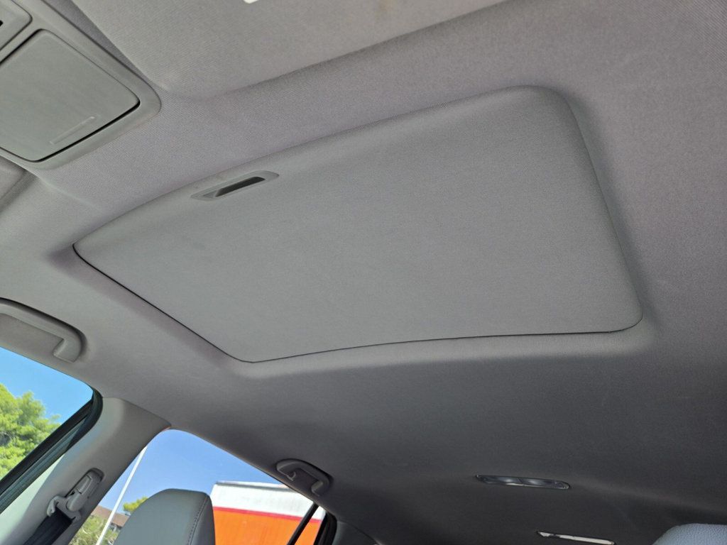 2017 Honda Pilot EX-L AWD - 22914866 - 8