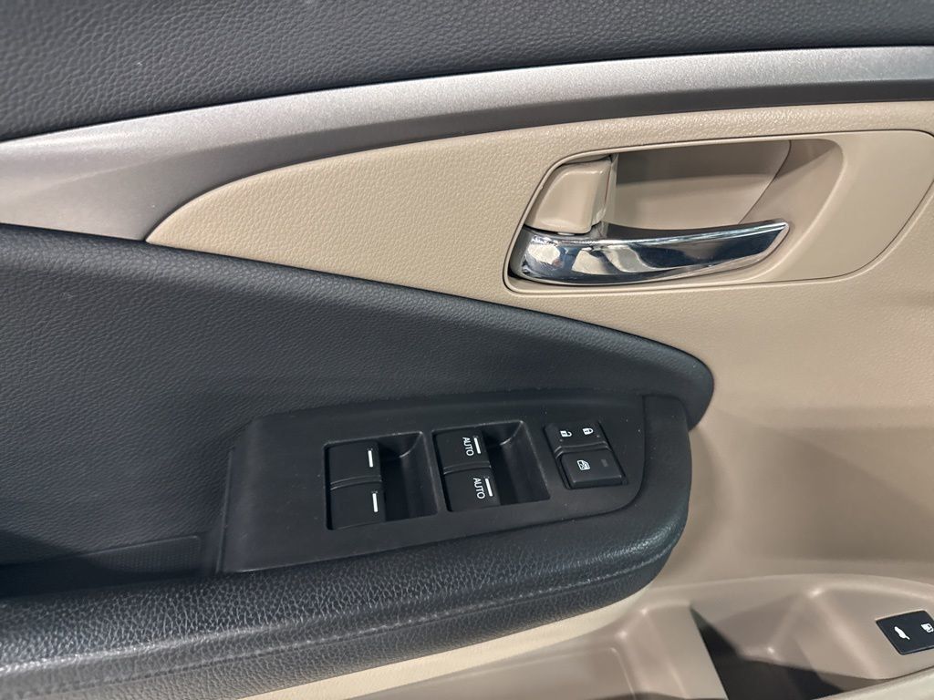 2017 Honda Pilot EX-L AWD - 23011649 - 30