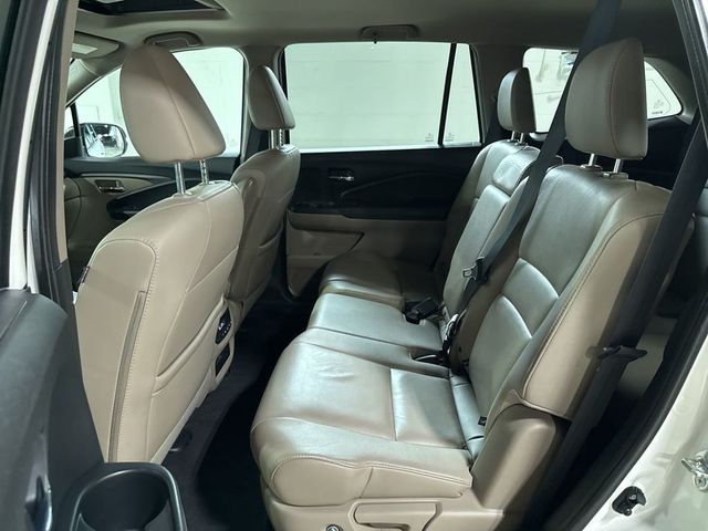 2017 Honda Pilot EX-L AWD - 23011649 - 32