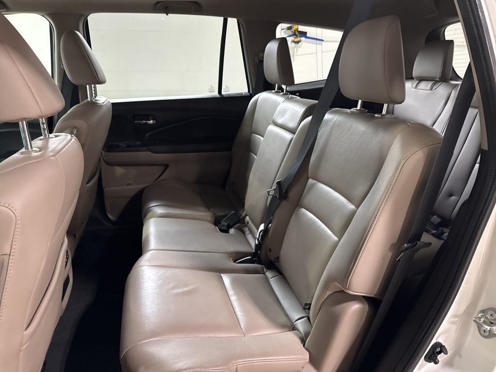 2017 Honda Pilot EX-L AWD - 23011649 - 33