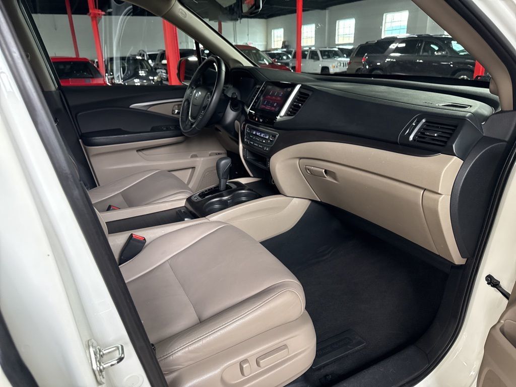 2017 Honda Pilot EX-L AWD - 23011649 - 46