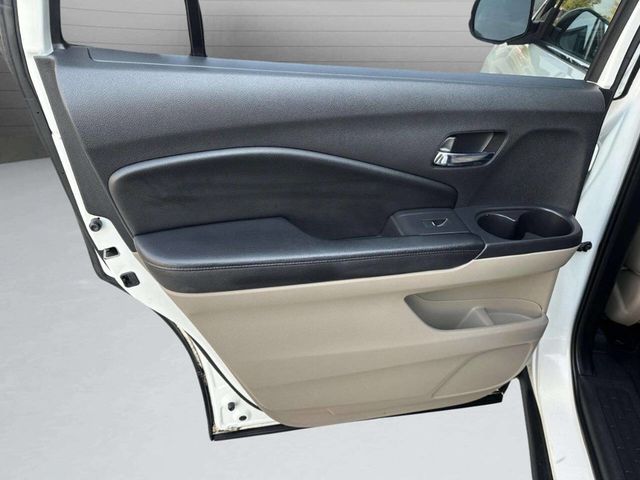 2017 Honda Pilot EX-L AWD - 22934058 - 15