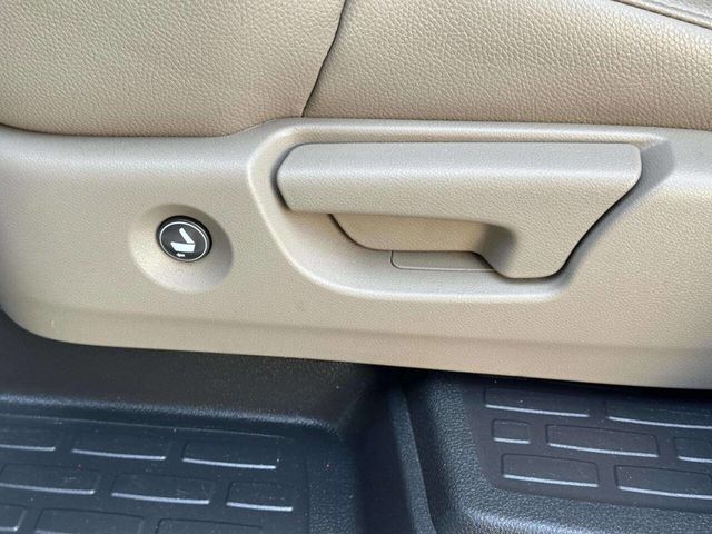 2017 Honda Pilot EX-L AWD - 22934058 - 17