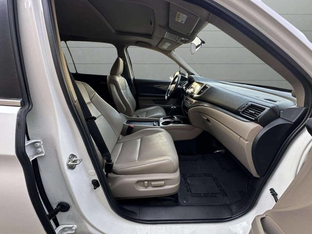 2017 Honda Pilot EX-L AWD - 22934058 - 35