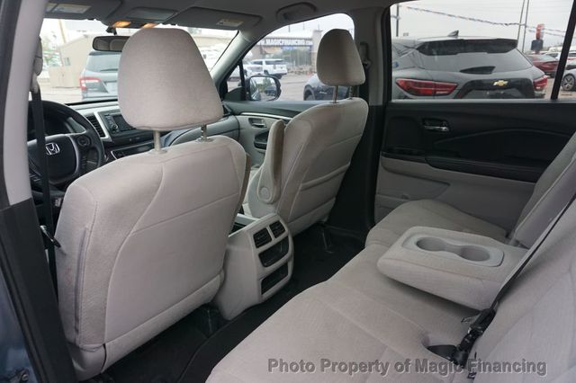 2017 Honda Pilot LX 2WD - 22832457 - 6