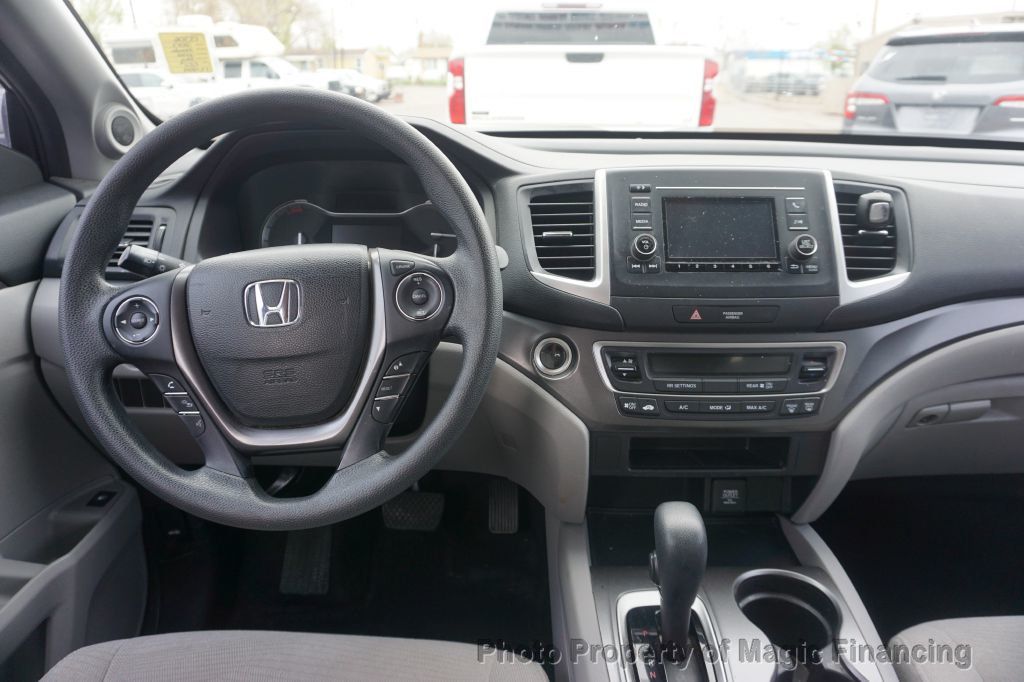 2017 Honda Pilot LX 2WD - 22832457 - 8