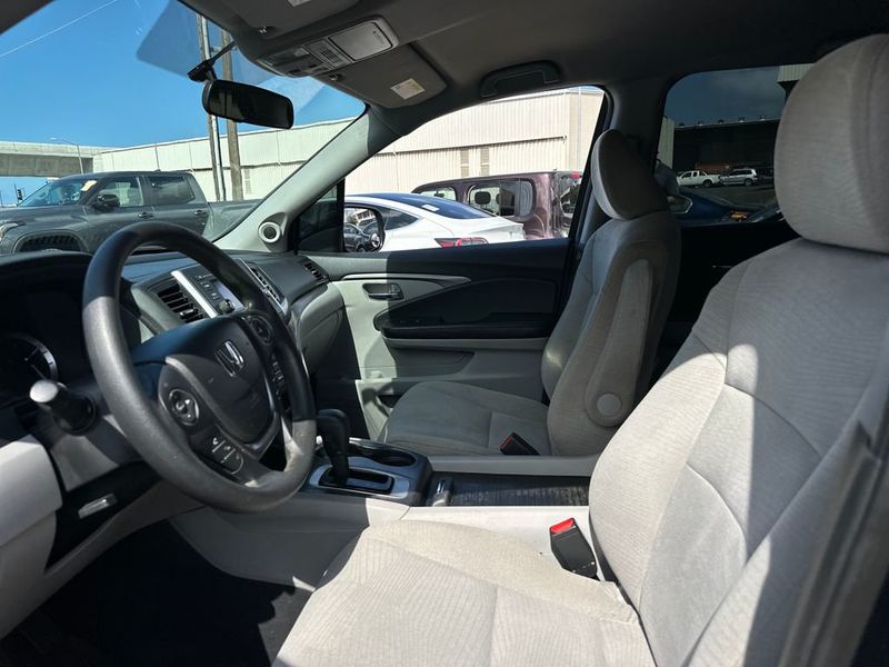 2017 Honda Pilot LX 2WD - 23042833 - 11