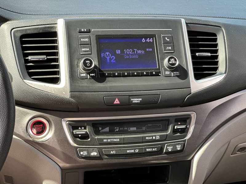 2017 Honda Pilot LX 2WD - 23042833 - 14