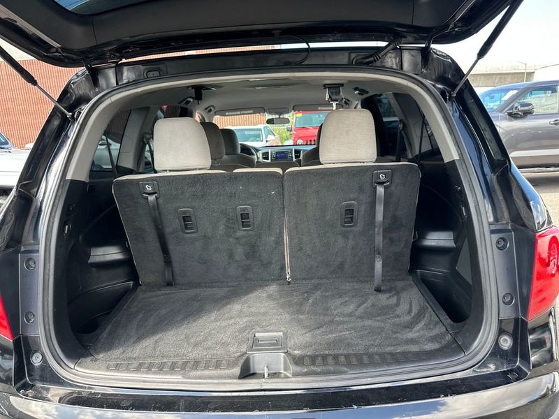 2017 Honda Pilot LX 2WD - 23042833 - 18