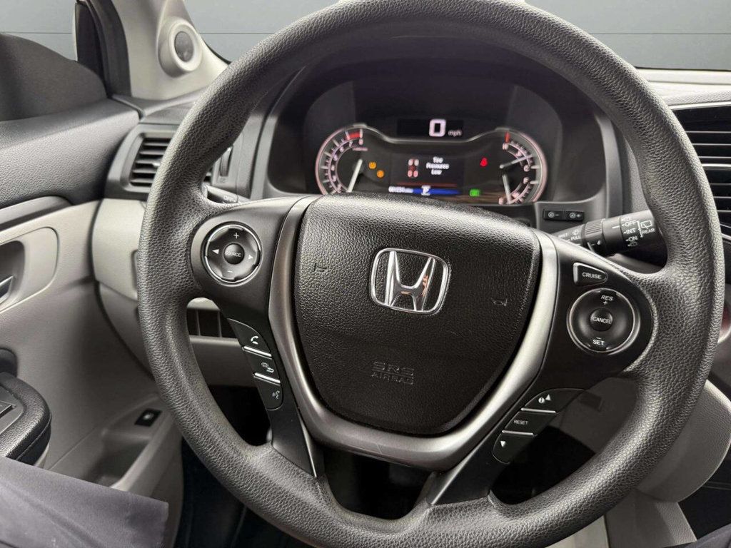 2017 Honda Pilot LX 2WD - 22931358 - 16