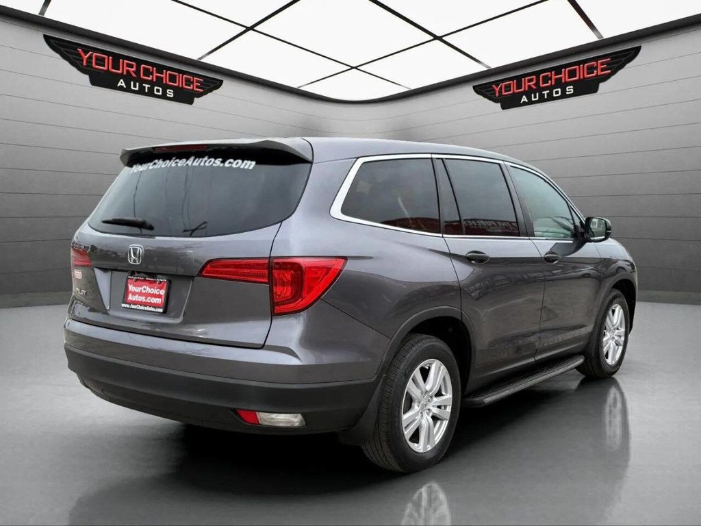 2017 Honda Pilot LX 2WD - 22931358 - 3