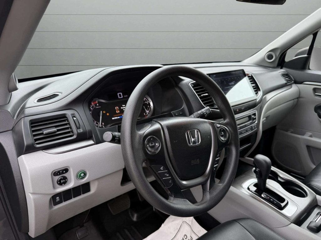 2017 Honda Pilot LX 2WD - 22931358 - 8