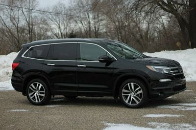 2017 Honda Pilot - 5FNYF6H00HB075514
