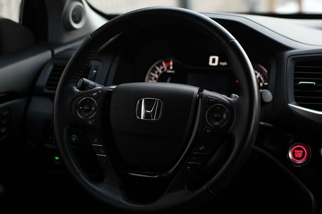 2017 Honda Pilot ONE OWNER AWD TOURING W/ REAR DVD, NAVIGATION - 22947058 - 32