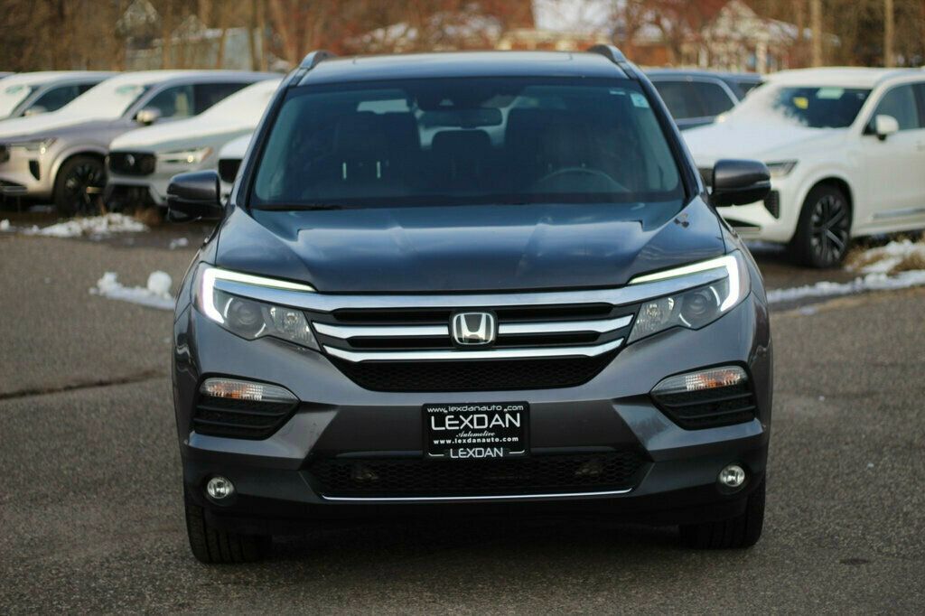 2017 Honda Pilot Touring photo 4