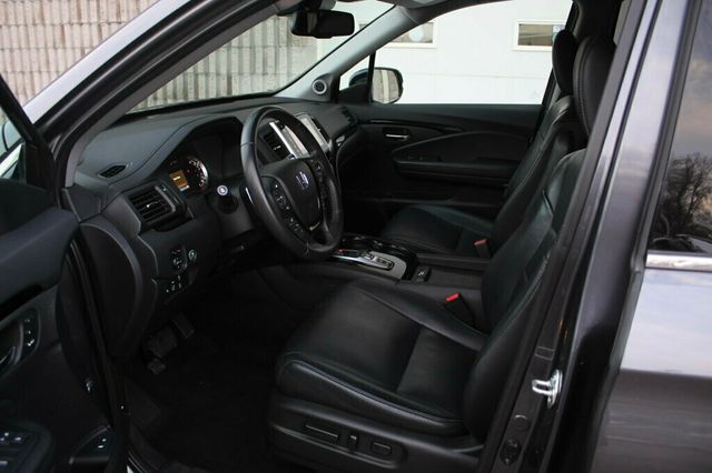 2017 Honda Pilot ON SALE...ONE OWNER AWD TOURING W/ REAR DVD, NAVIGATION - 22947058 - 24