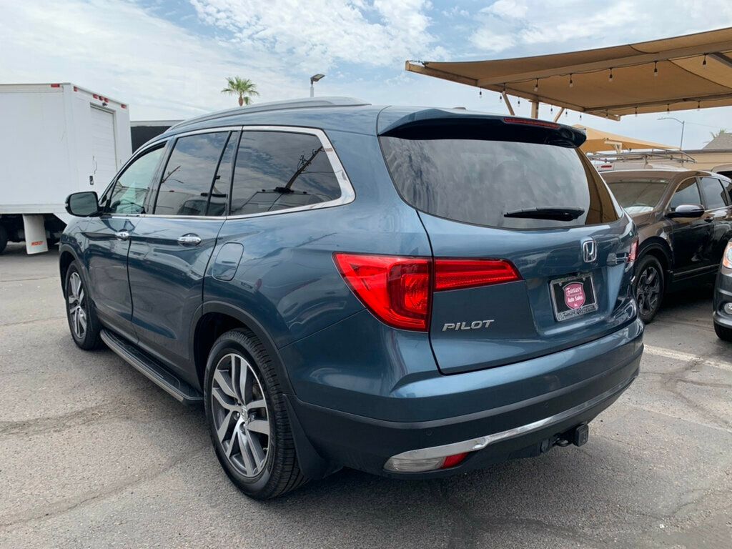 2017 Honda Pilot Touring photo 11