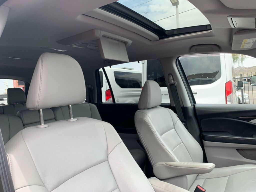 2017 Honda Pilot Touring photo 21
