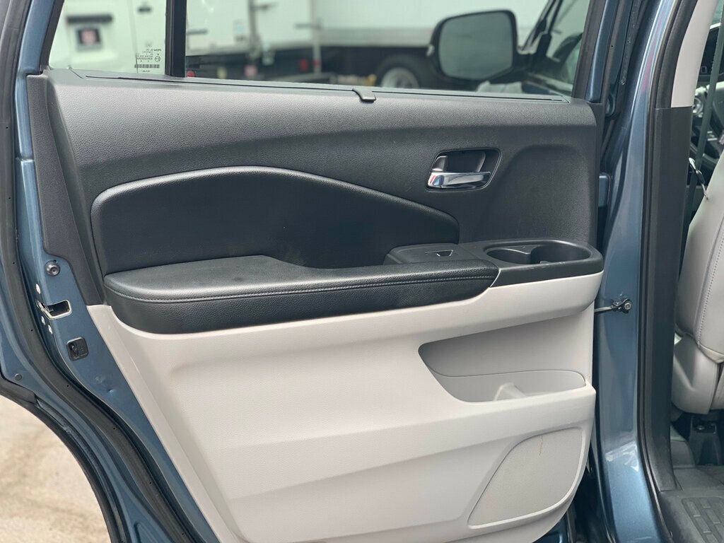 2017 Honda Pilot Touring photo 27