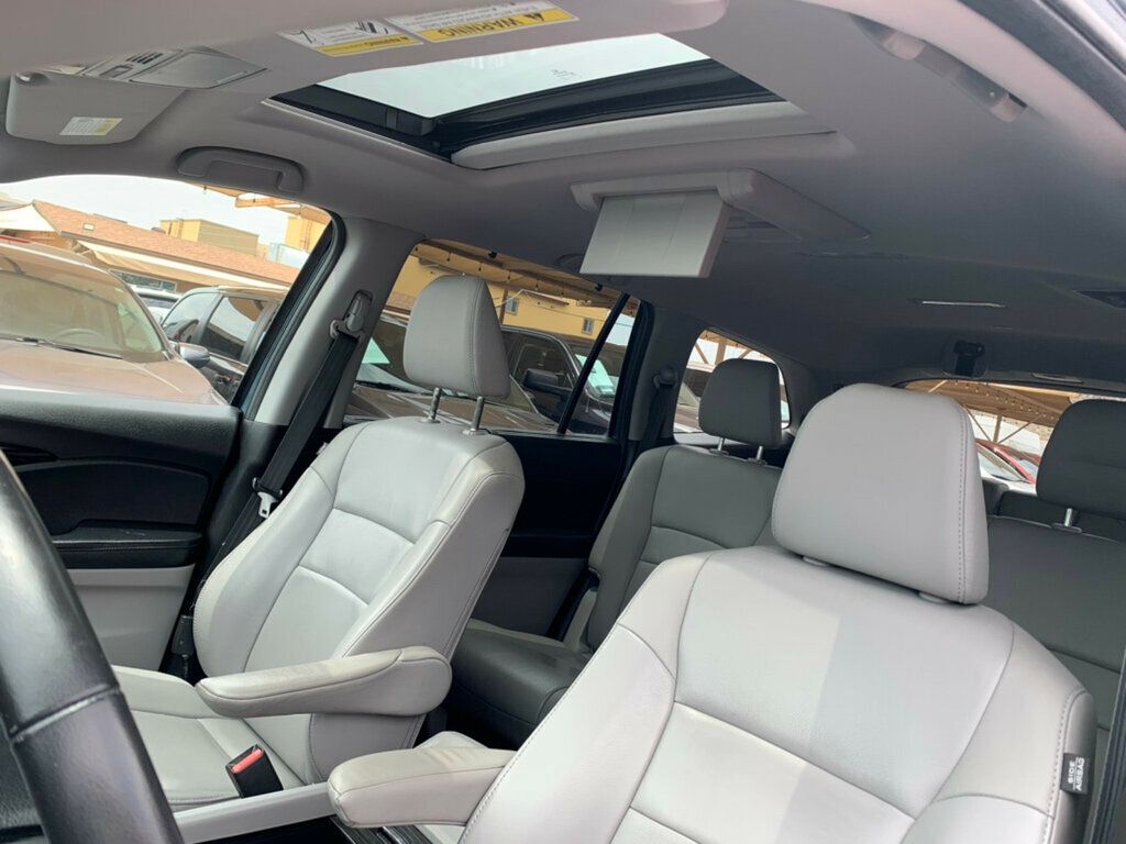 2017 Honda Pilot Touring photo 2