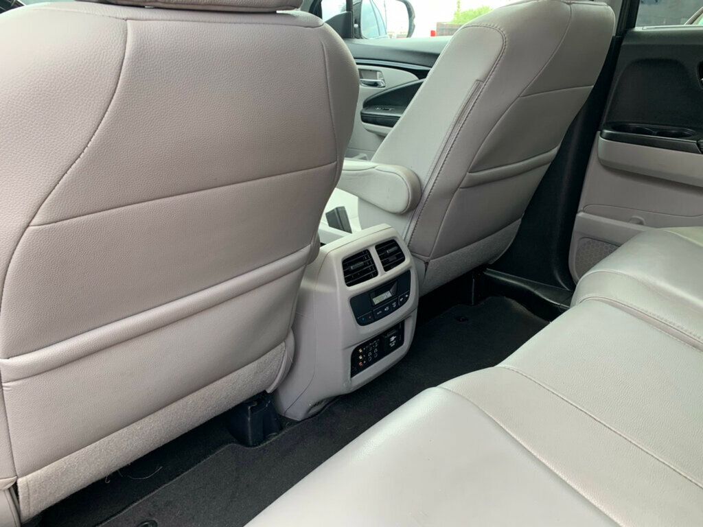 2017 Honda Pilot Touring photo 29