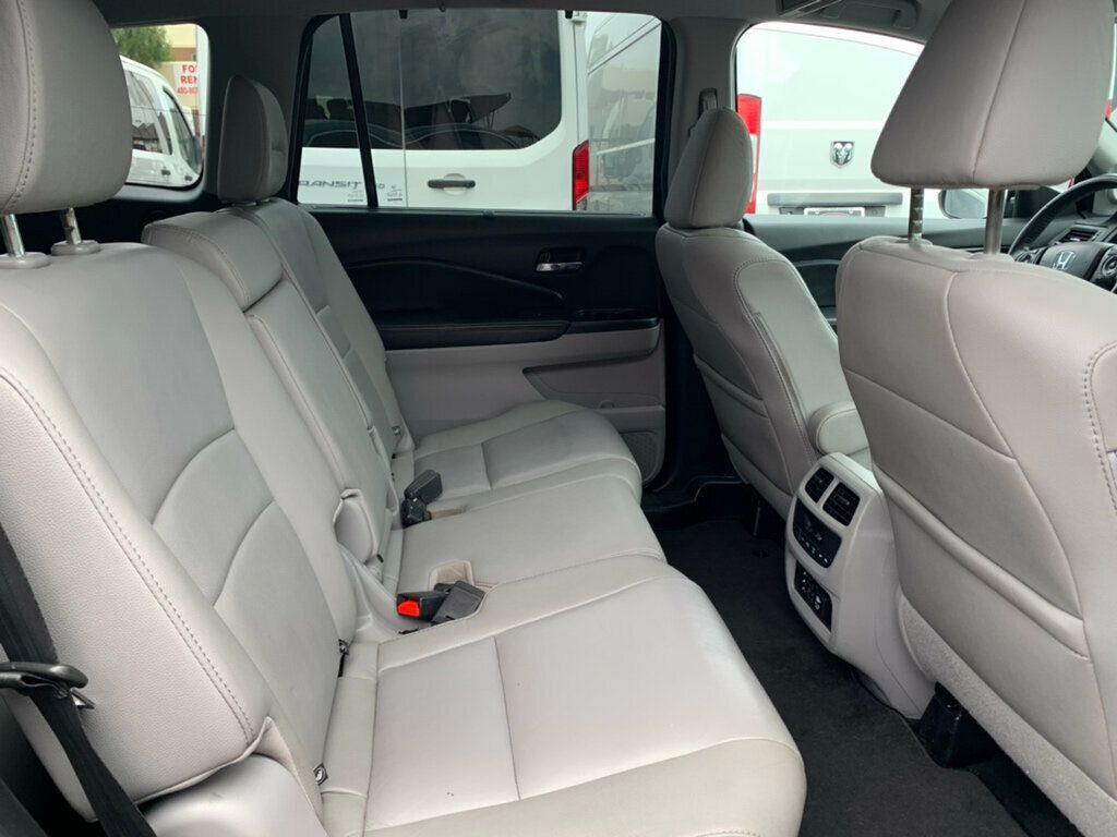 2017 Honda Pilot Touring photo 36