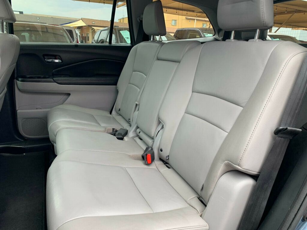 2017 Honda Pilot Touring photo 3