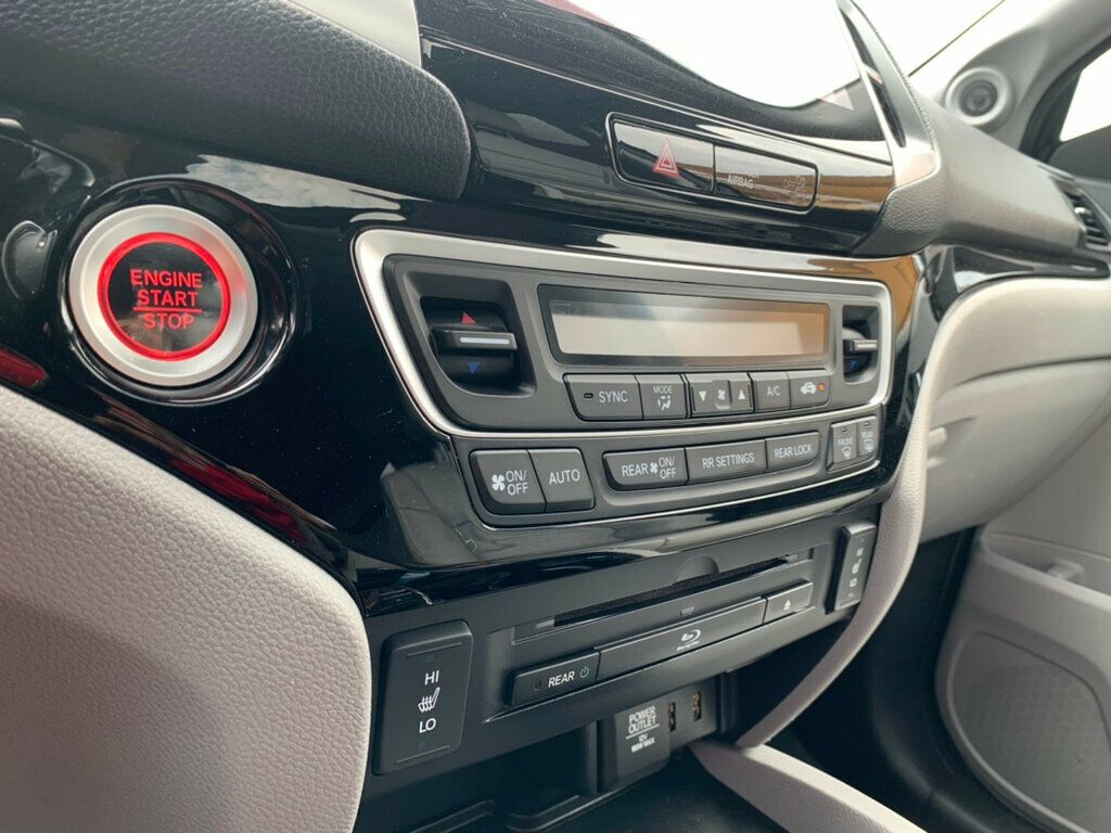 2017 Honda Pilot Touring photo 53