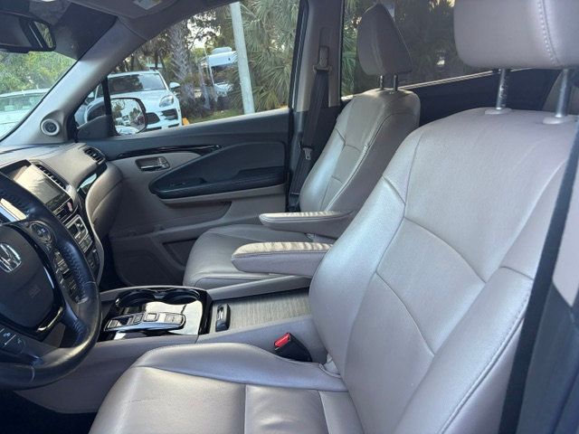 2017 Honda Pilot Touring 2WD - 23053839 - 5