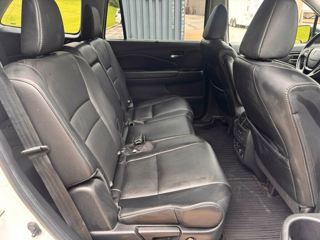 2017 Honda Pilot Touring 2WD - 23062119 - 19