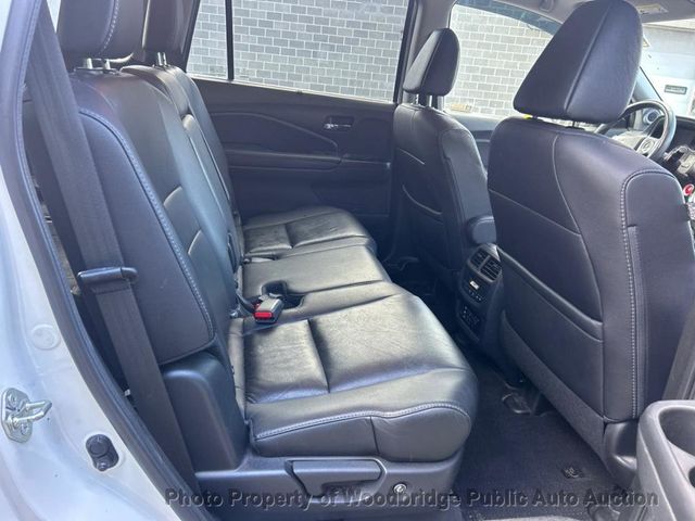 2017 Honda Pilot Touring AWD - 22945443 - 10