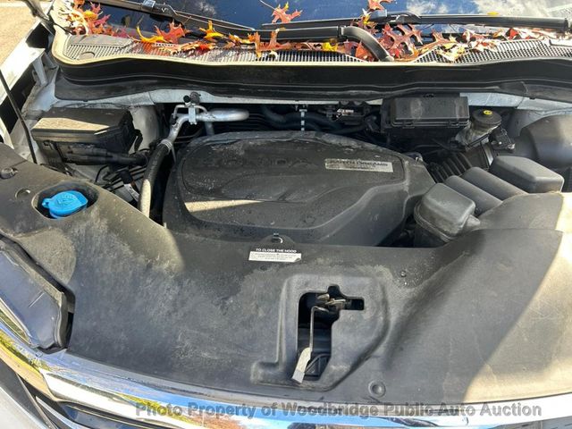 2017 Honda Pilot Touring AWD - 22945443 - 20