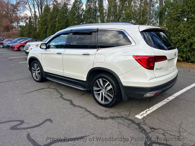 2017 Honda Pilot Touring AWD - 22945443 - 4
