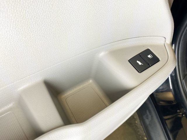 2017 Honda Pilot Touring AWD - 22948243 - 19