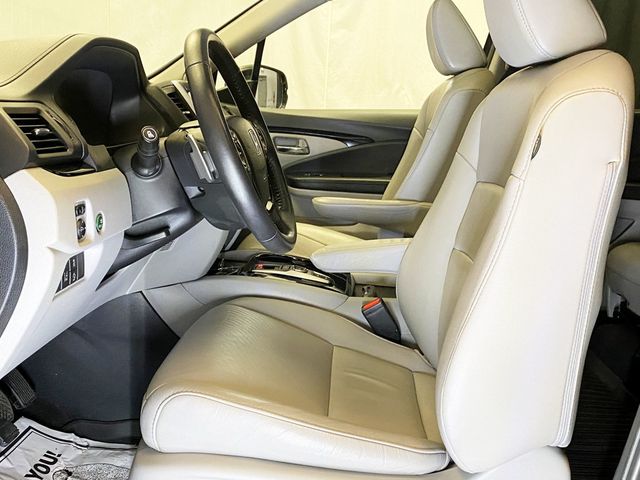 2017 Honda Pilot Touring AWD - 22948243 - 20