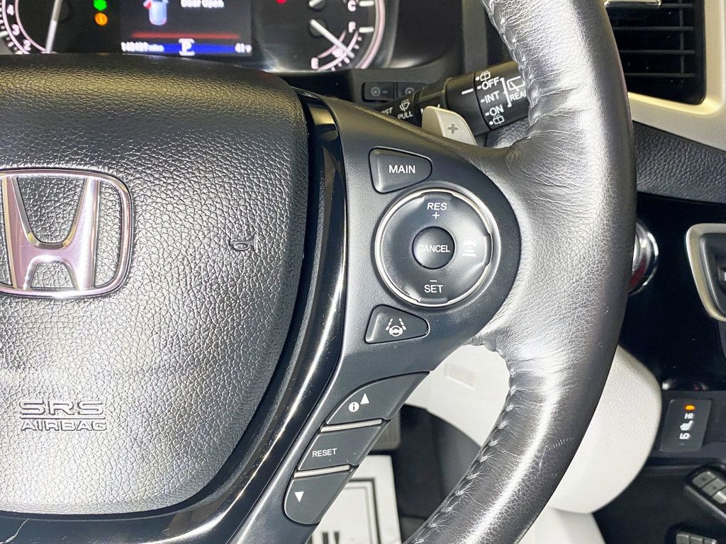 2017 Honda Pilot Touring AWD - 22948243 - 26