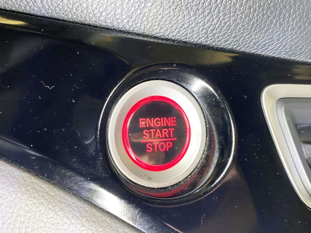 2017 Honda Pilot Touring AWD - 22948243 - 31