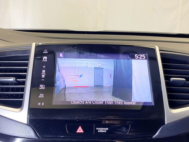 2017 Honda Pilot Touring AWD - 22948243 - 34