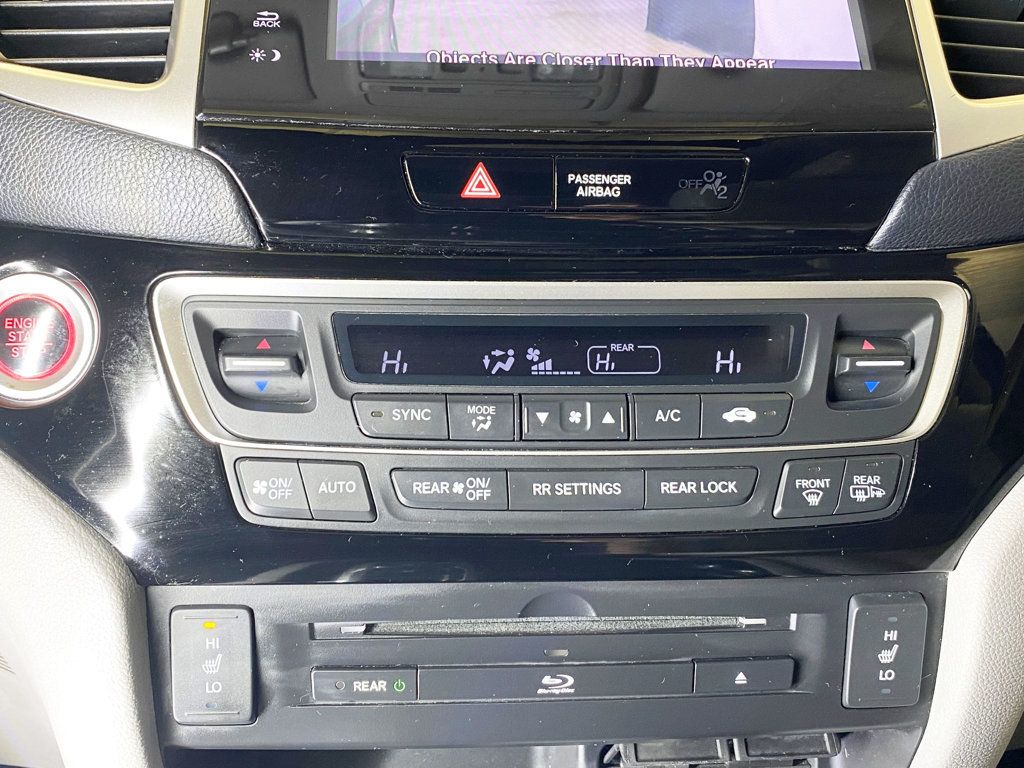 2017 Honda Pilot Touring AWD - 22948243 - 35