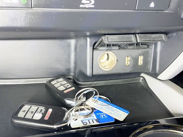 2017 Honda Pilot Touring AWD - 22948243 - 36