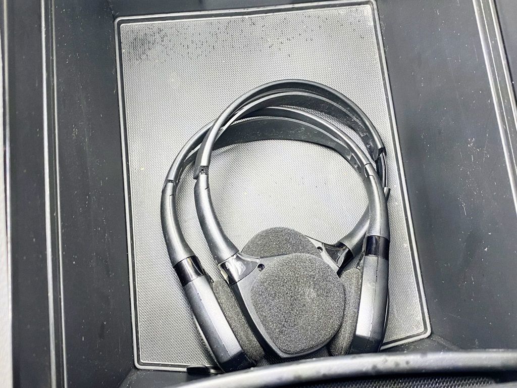 2017 Honda Pilot Touring AWD - 22948243 - 40