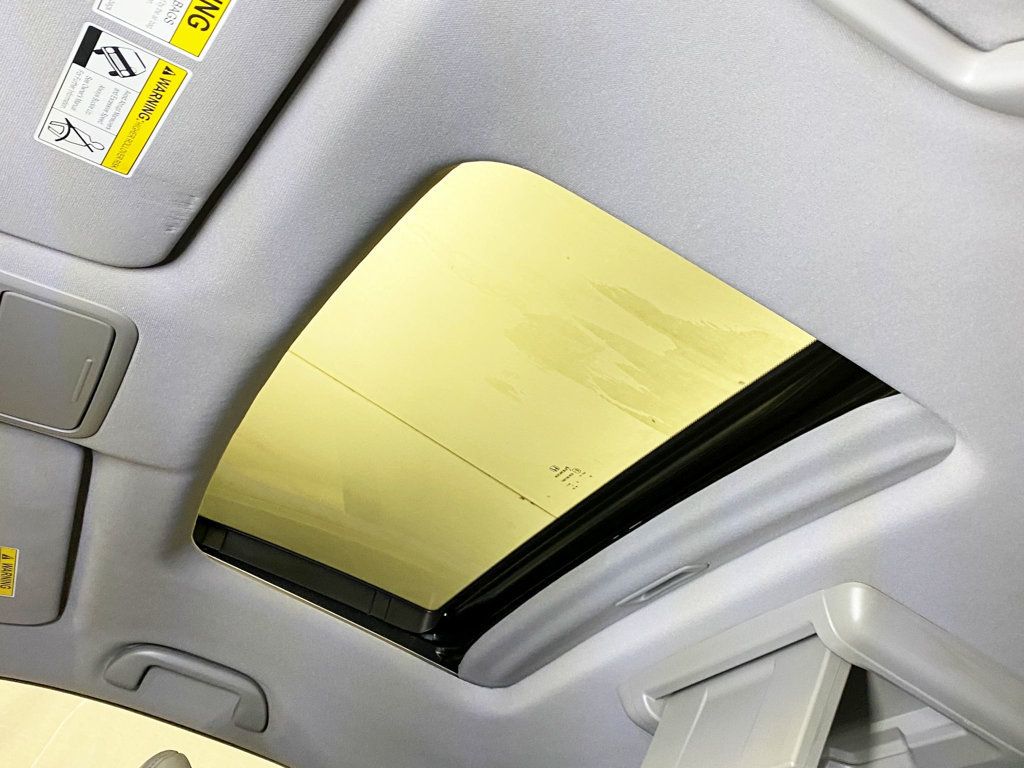 2017 Honda Pilot Touring AWD - 22948243 - 42